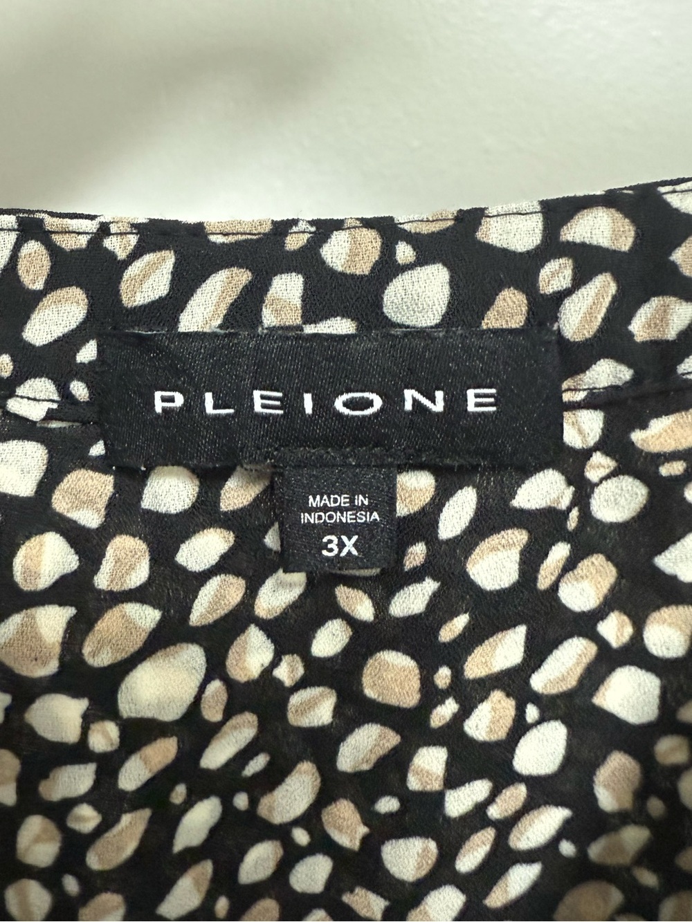 Pleione Patterned Split-Neck Blouse - Picture 3 of 6